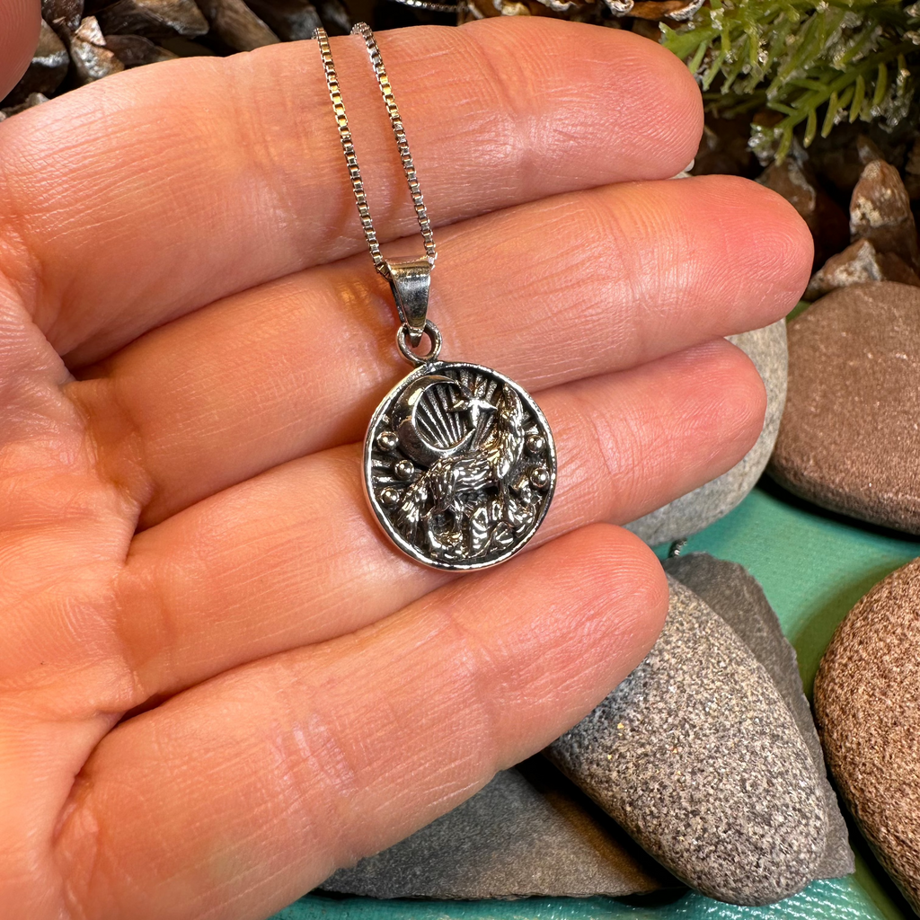 Oíche Wolf Necklace