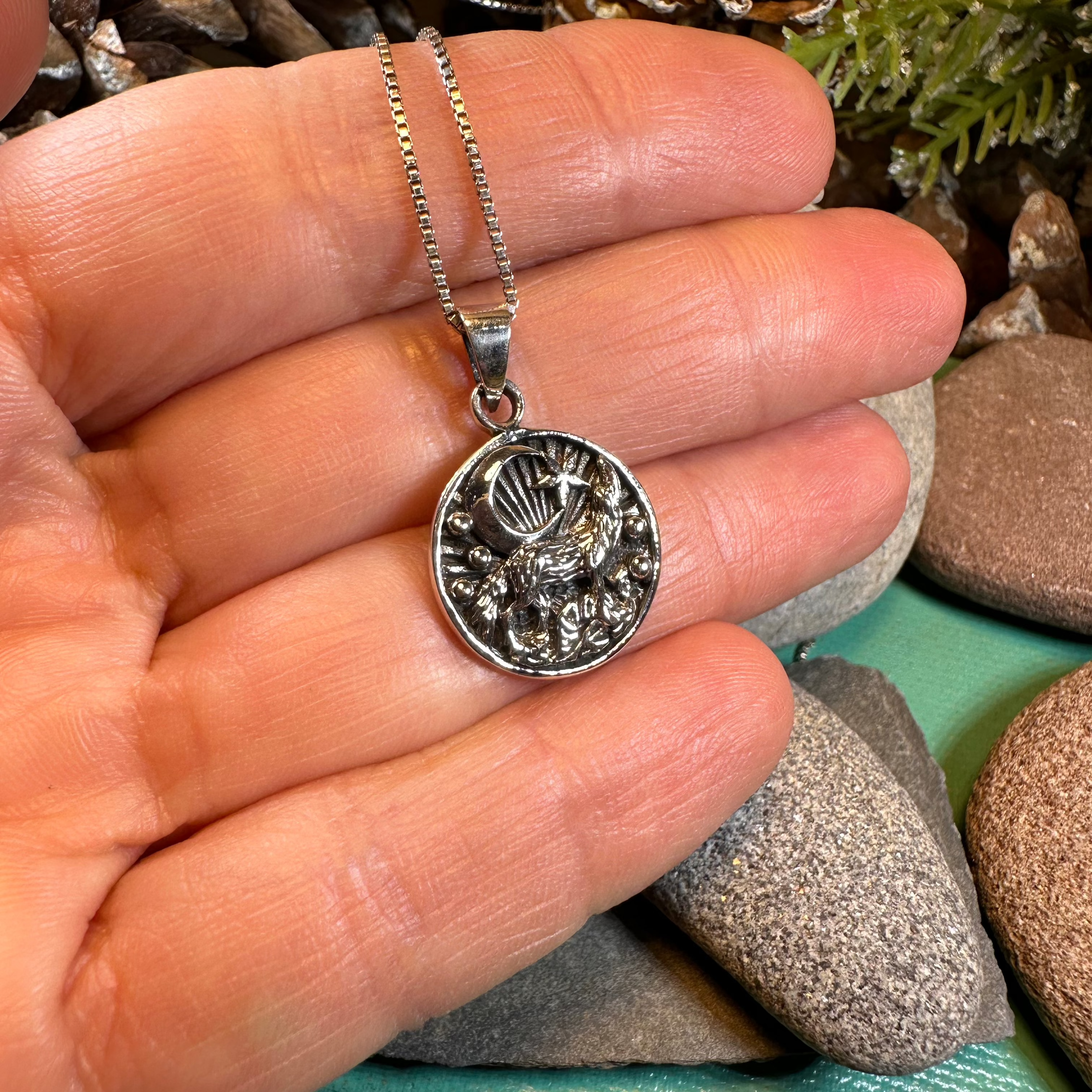 Oíche Wolf Necklace