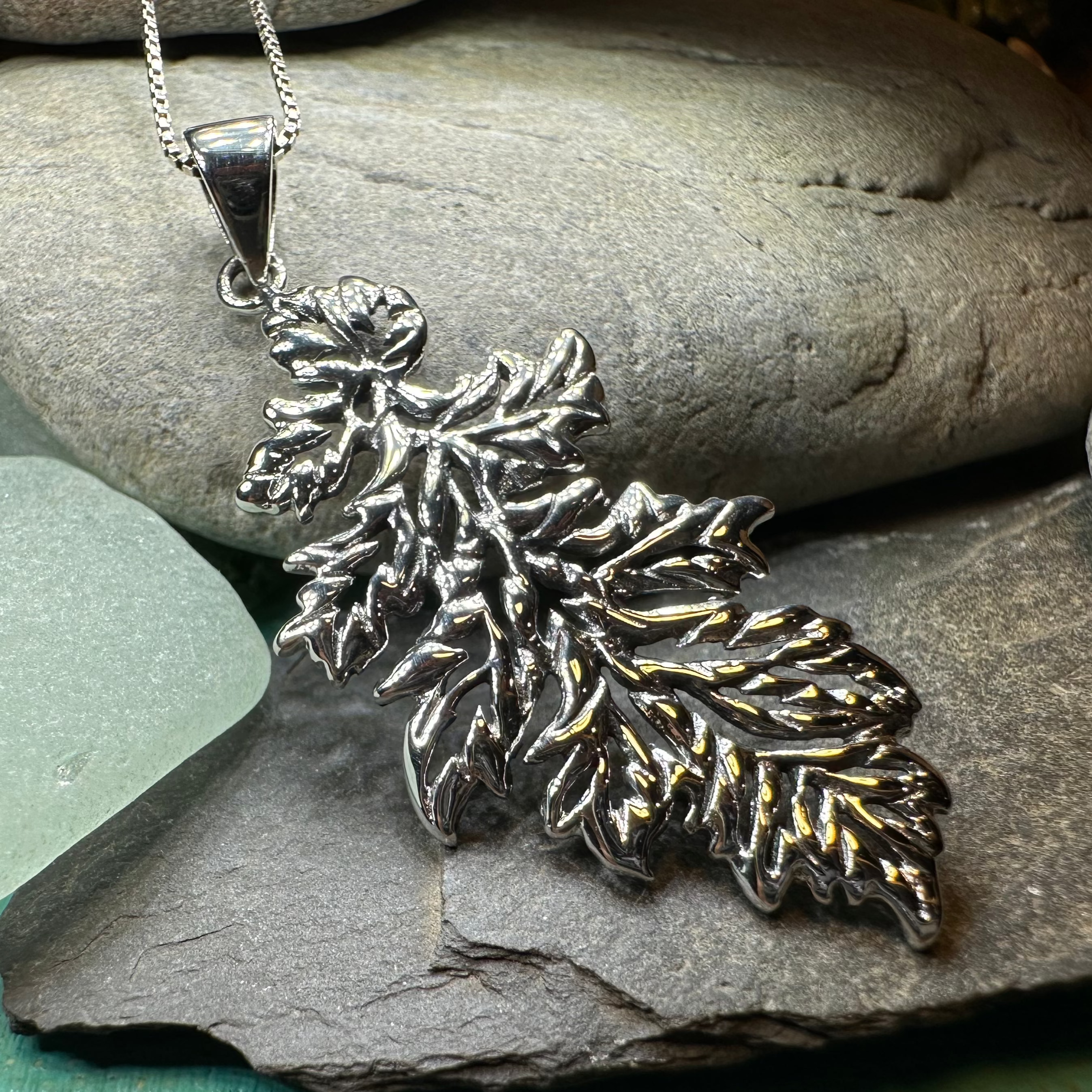 Derwen Oak Leaf Necklace