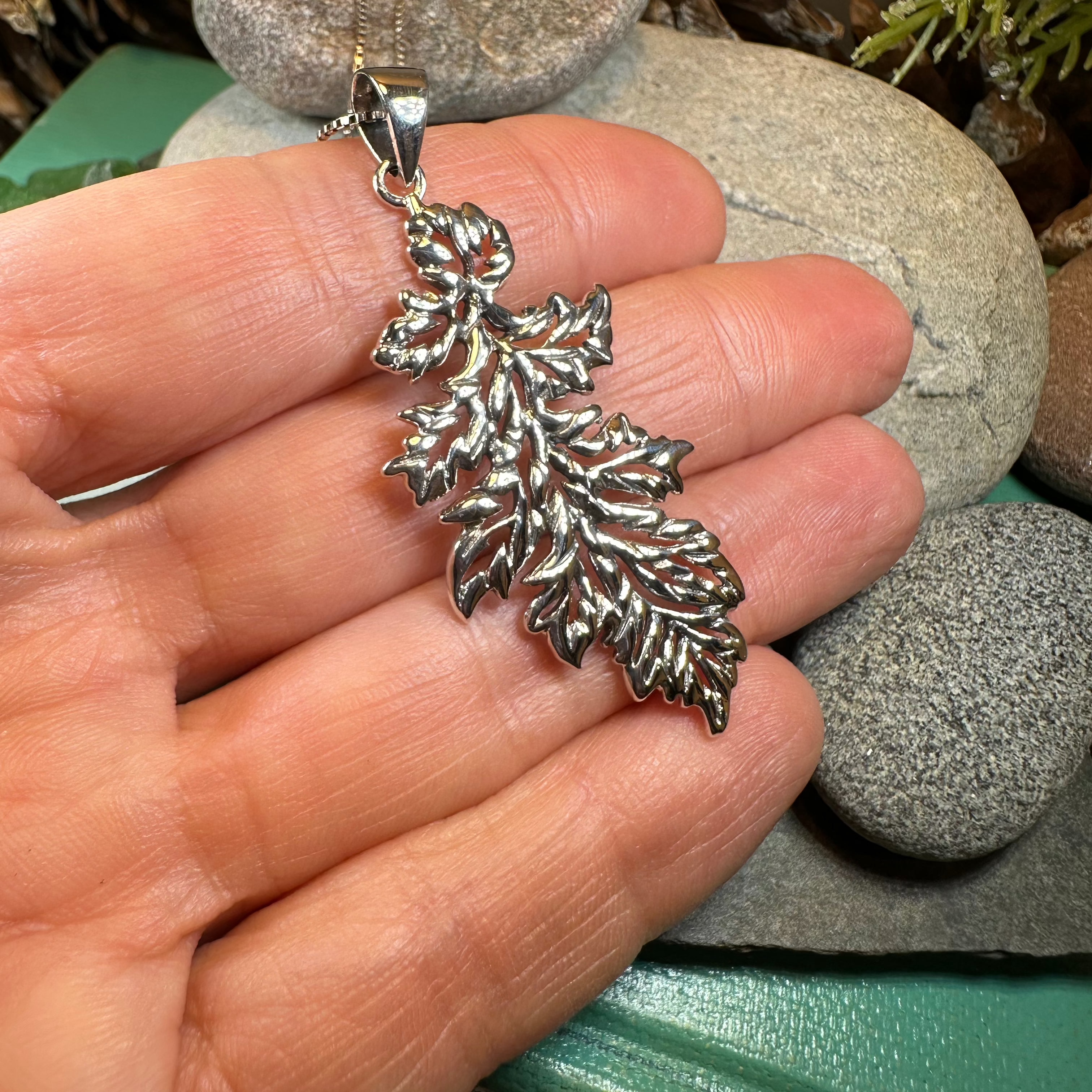 Derwen Oak Leaf Necklace