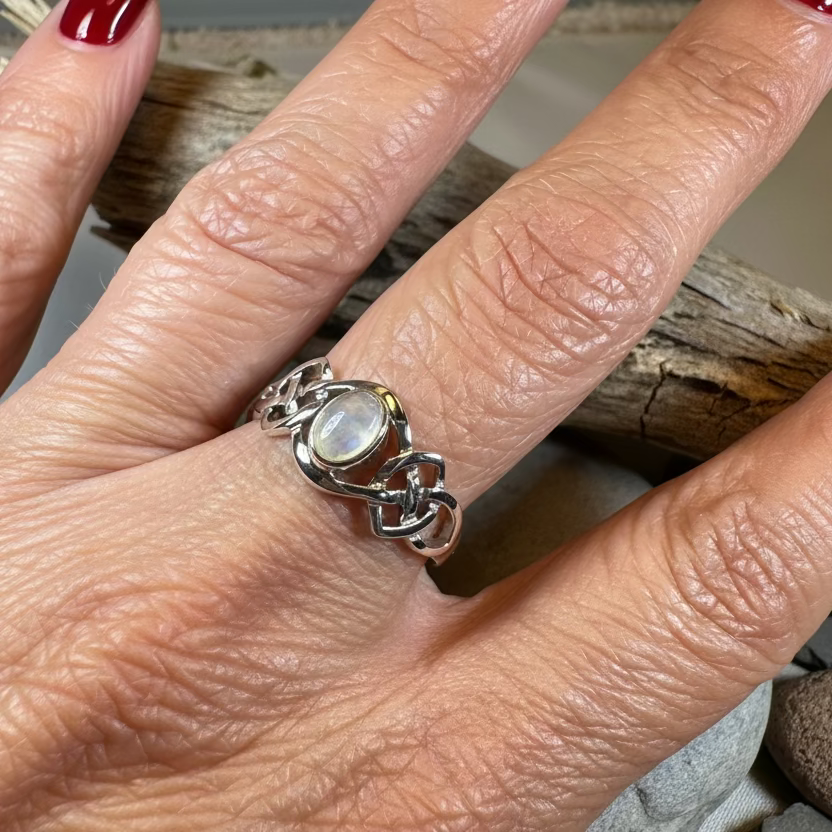 Mina Celtic Knot Ring with Mother of Pearl