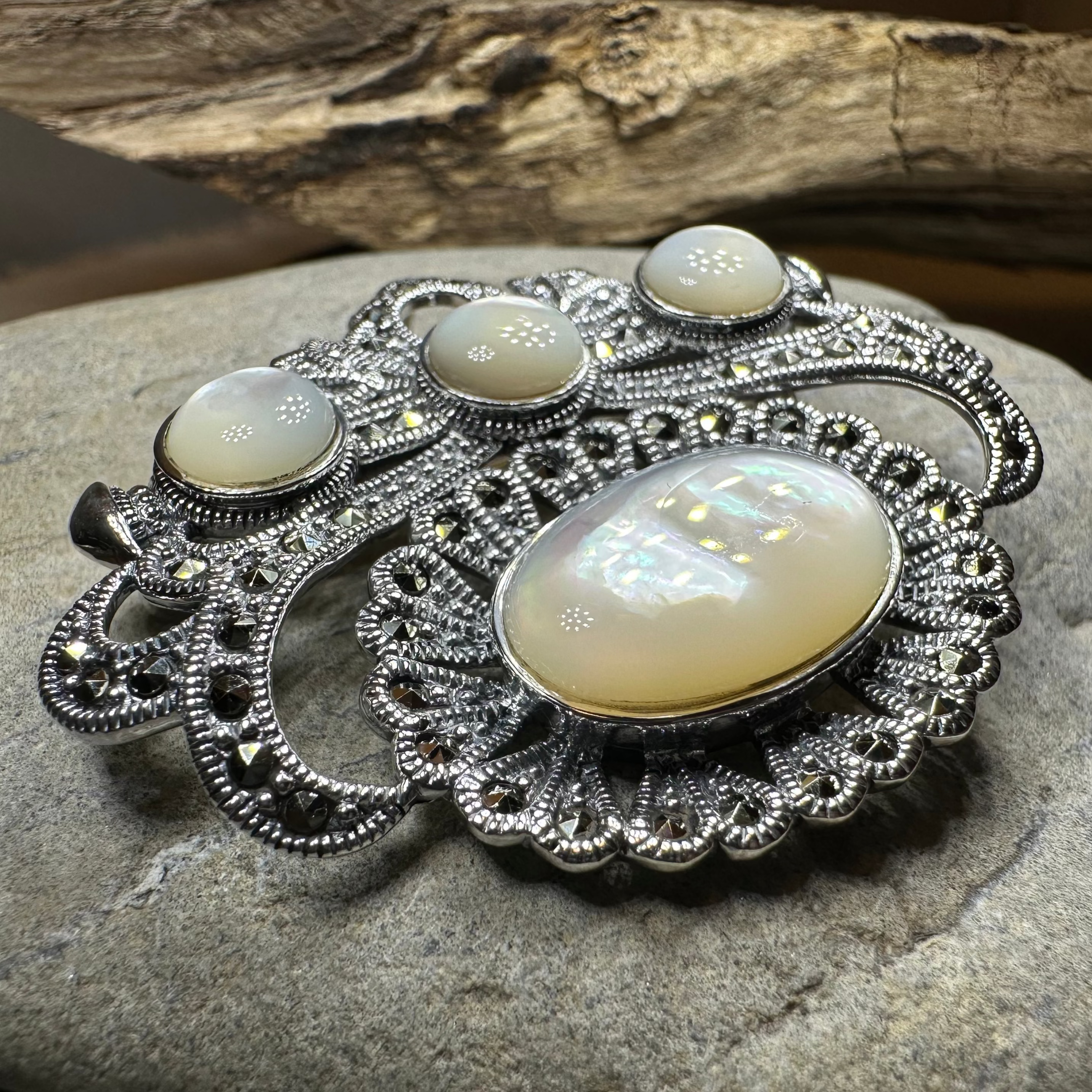 Analia Celtic Knot Brooch