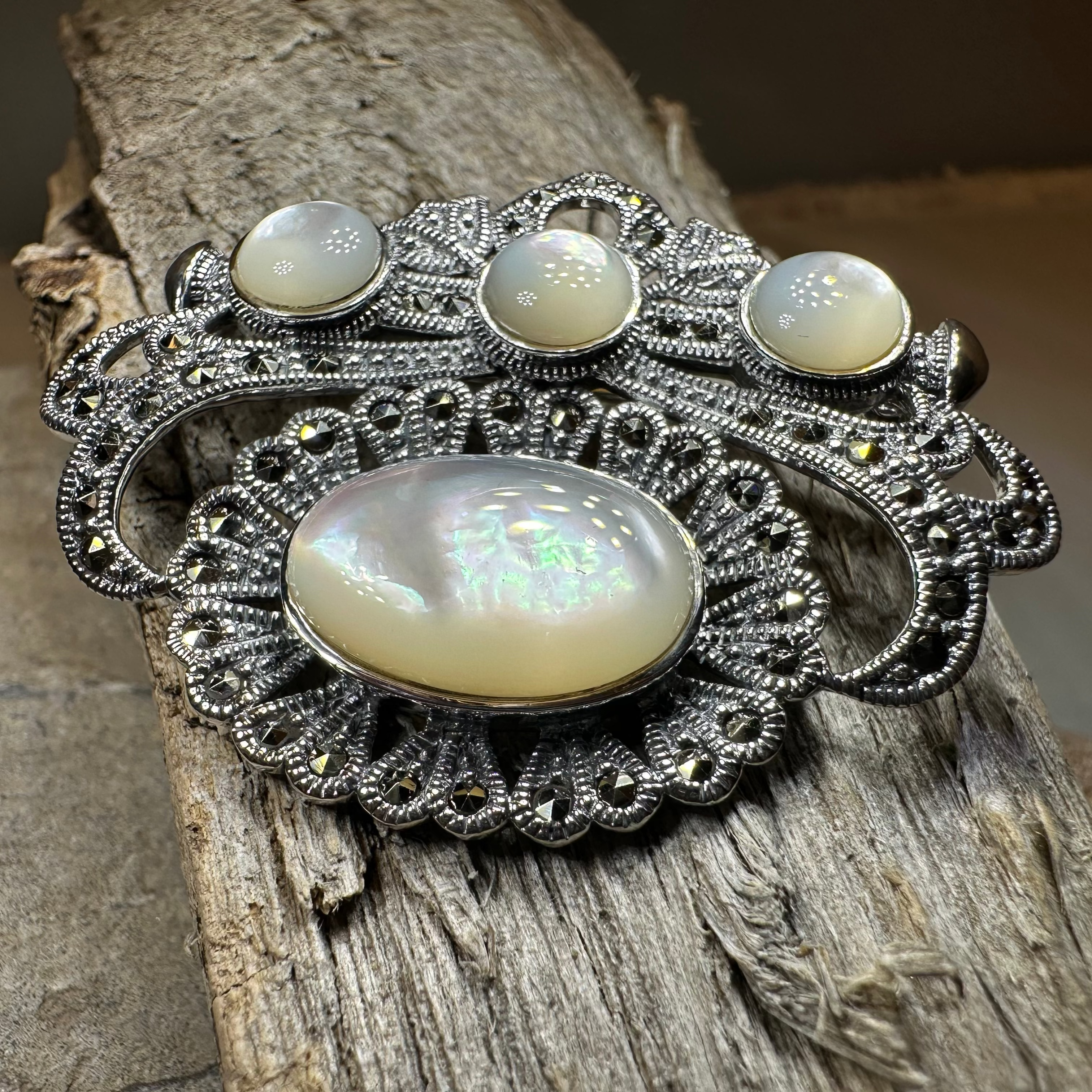 Analia Celtic Knot Brooch