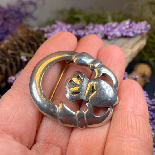 Classic Claddagh Brooch
