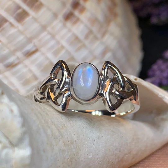 Damask Trinity Knot Moonstone Ring