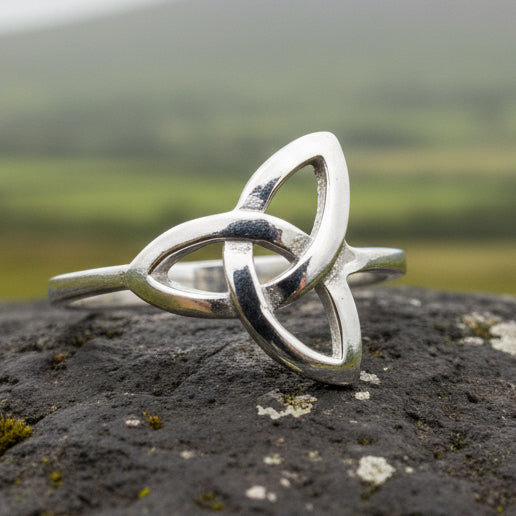 Echo Celtic Trinity Knot Ring in Sterling Silver