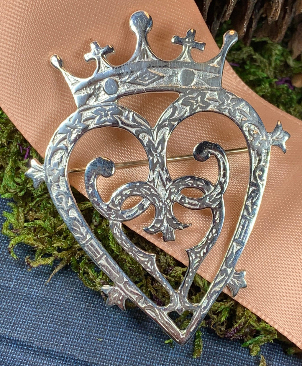 True Love Luckenbooth Brooch