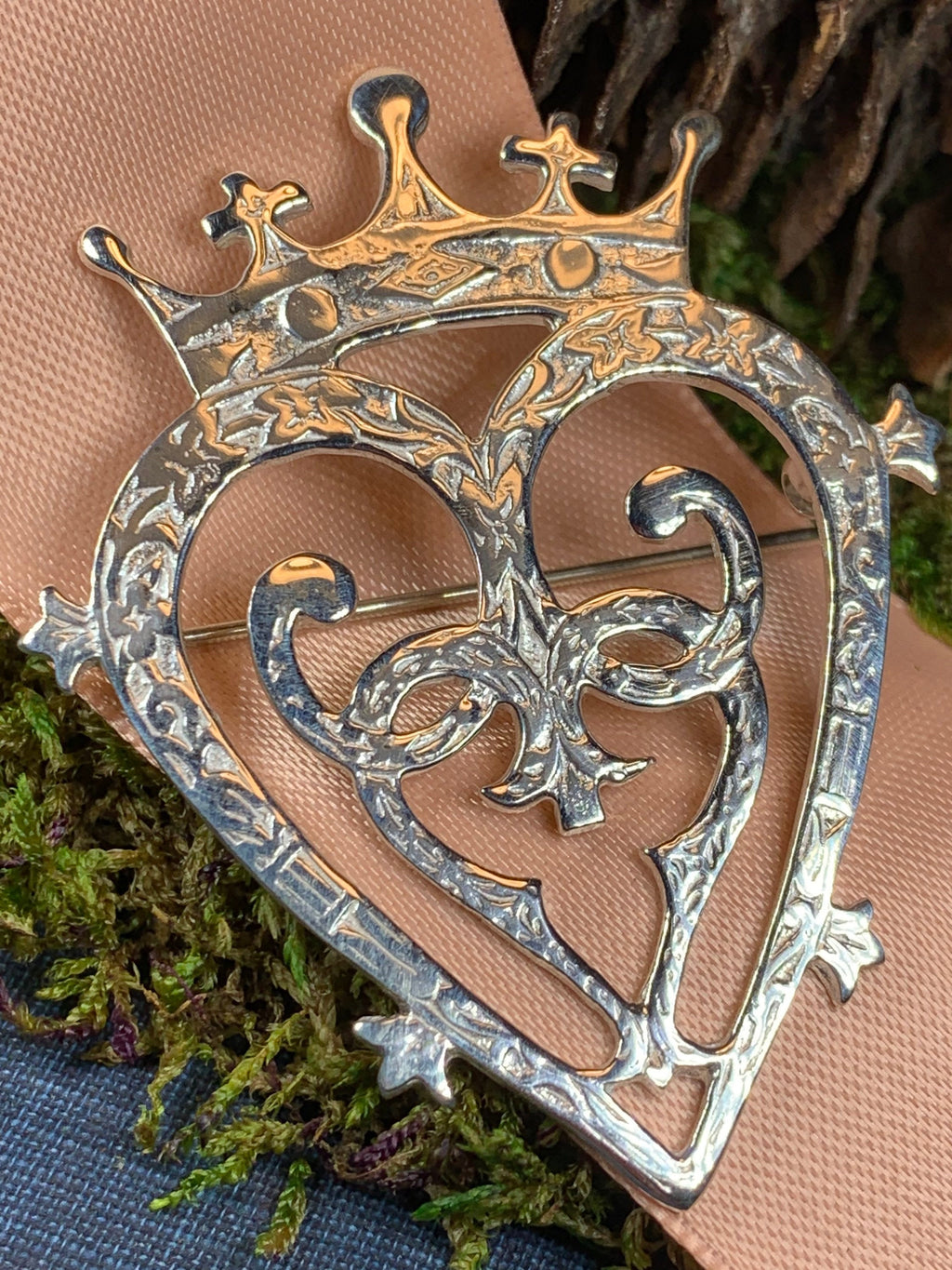 True Love Luckenbooth Brooch