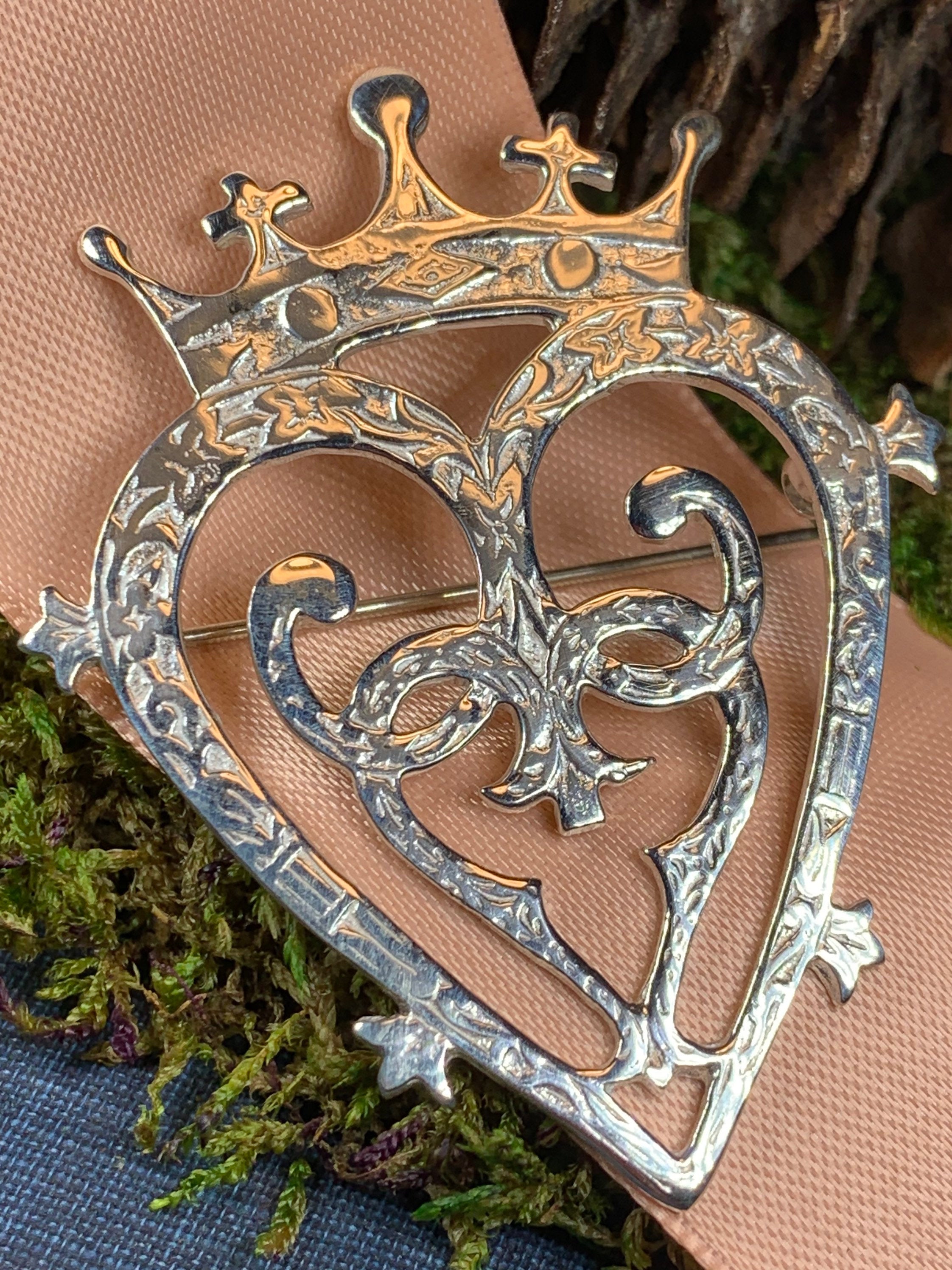 True Love Luckenbooth Brooch