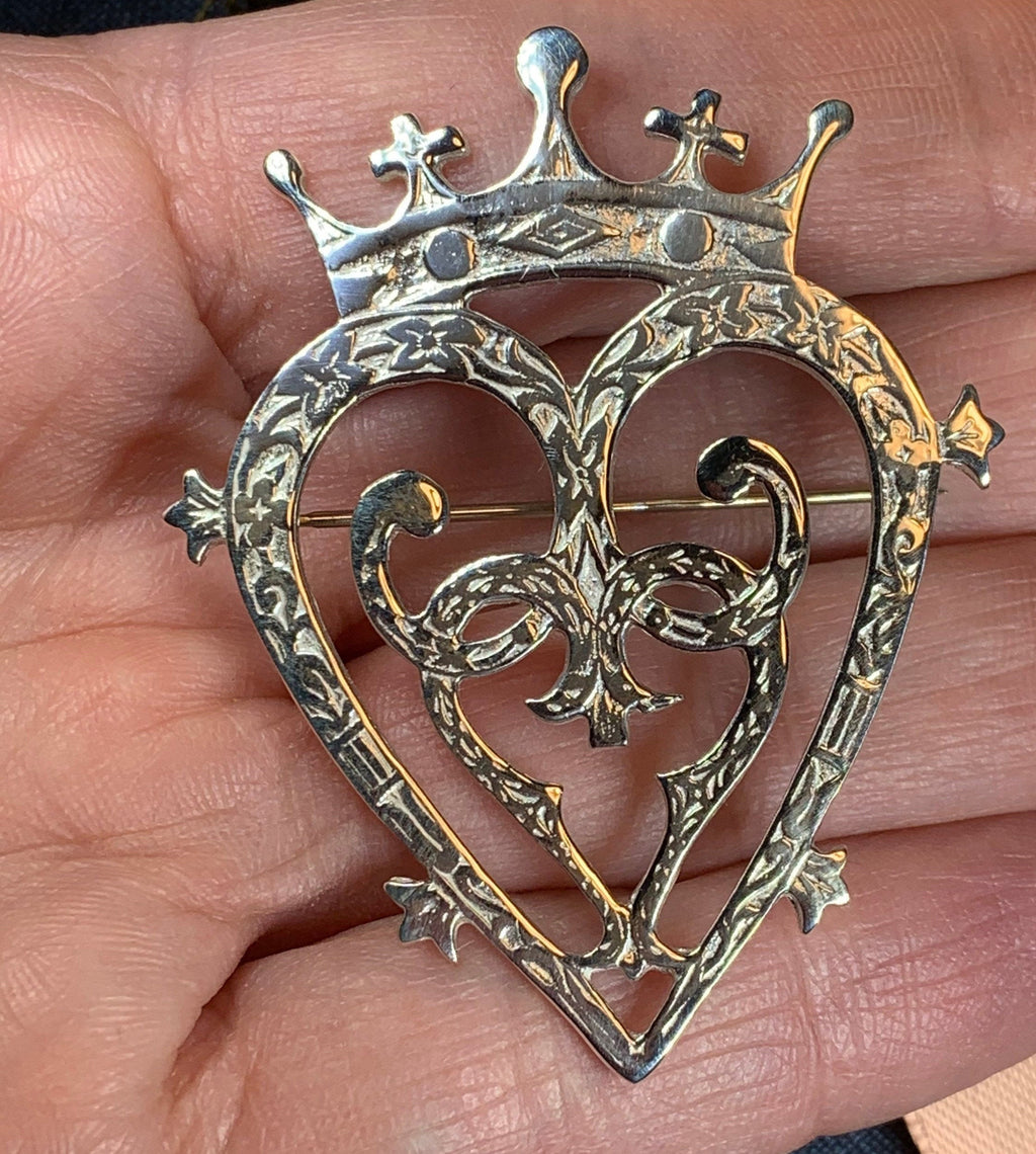 True Love Luckenbooth Brooch