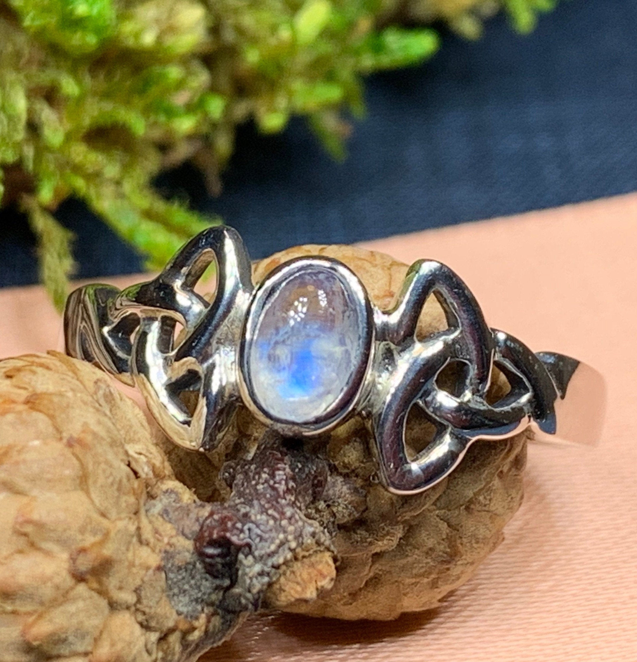 Damask Trinity Knot Moonstone Ring