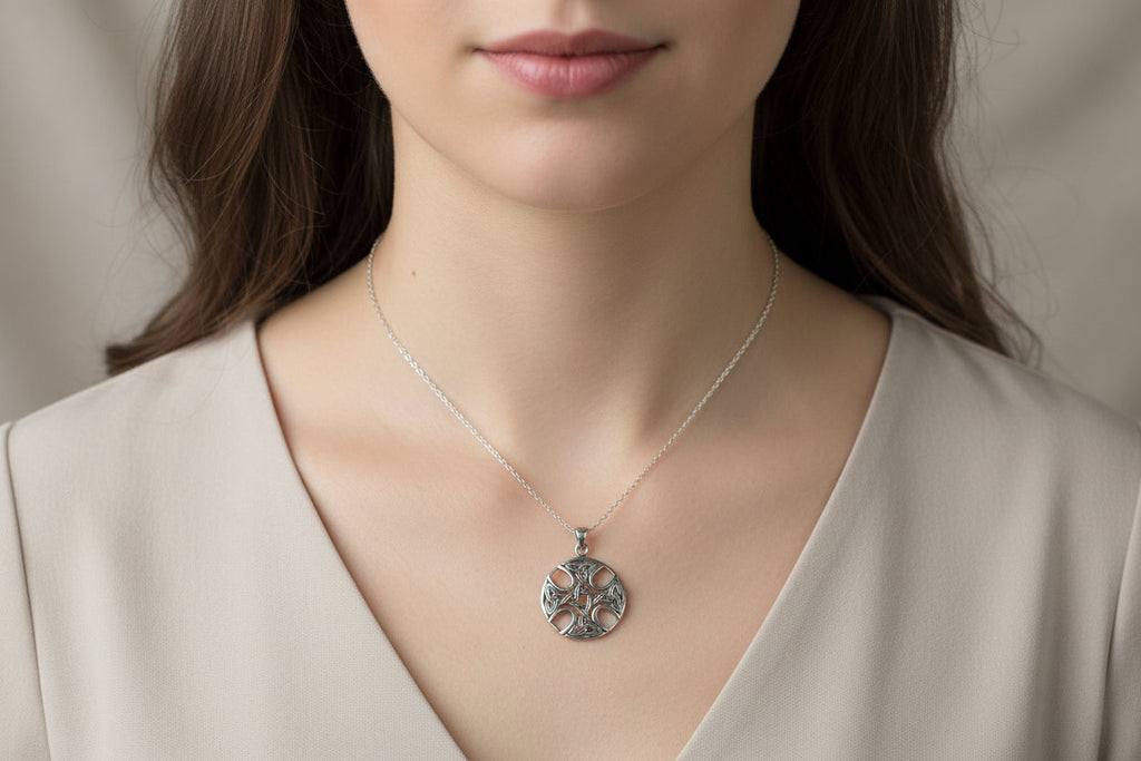 Máire Celtic Knot Necklace