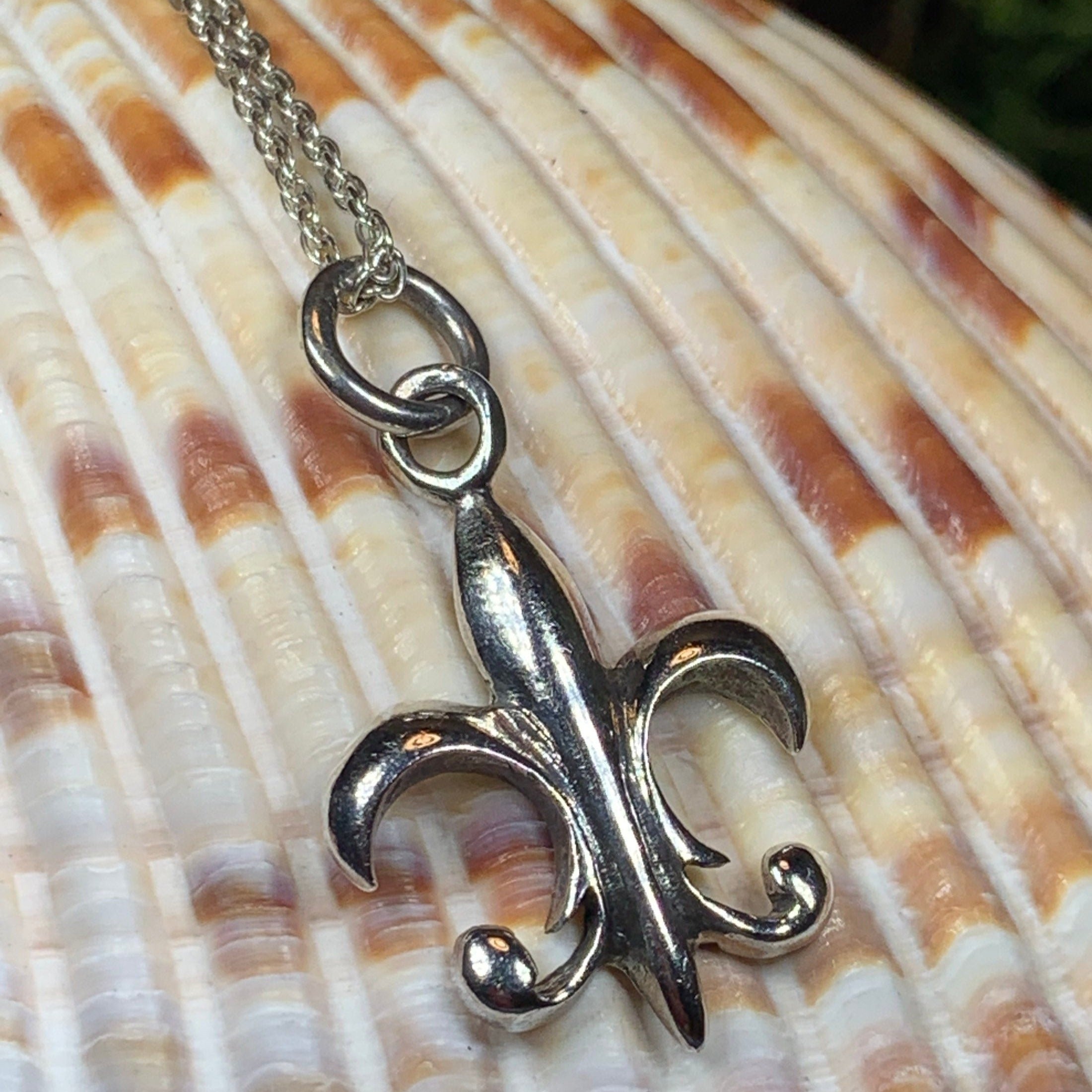 Fluer De Lis Necklace
