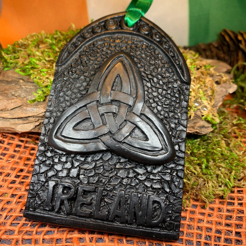 Trinity Knot Irish Turf Ornament