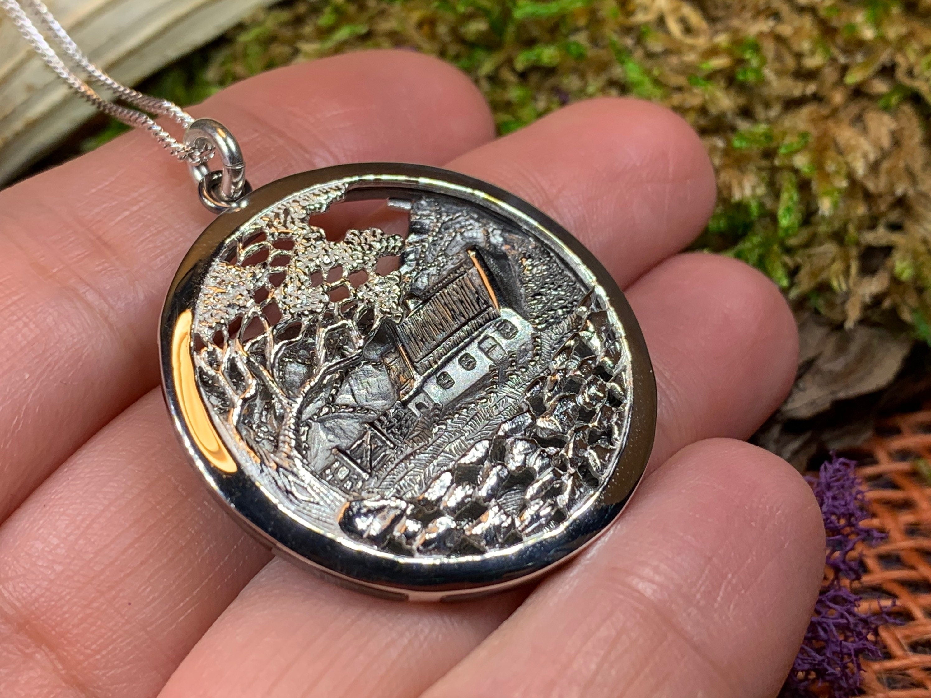 Quiet Man Irish Cottage Necklace
