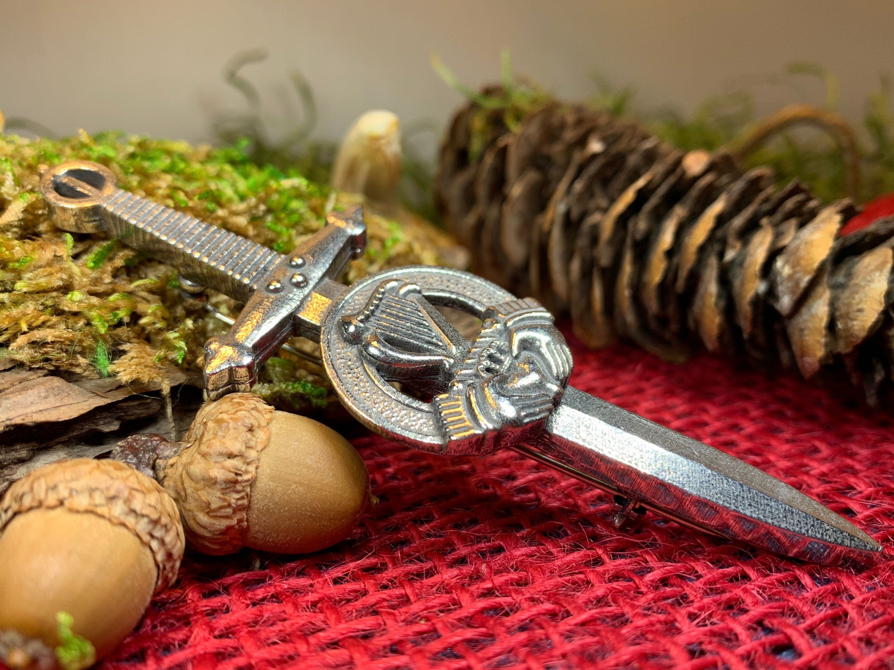Irish Harp & Claddagh Kilt Pin