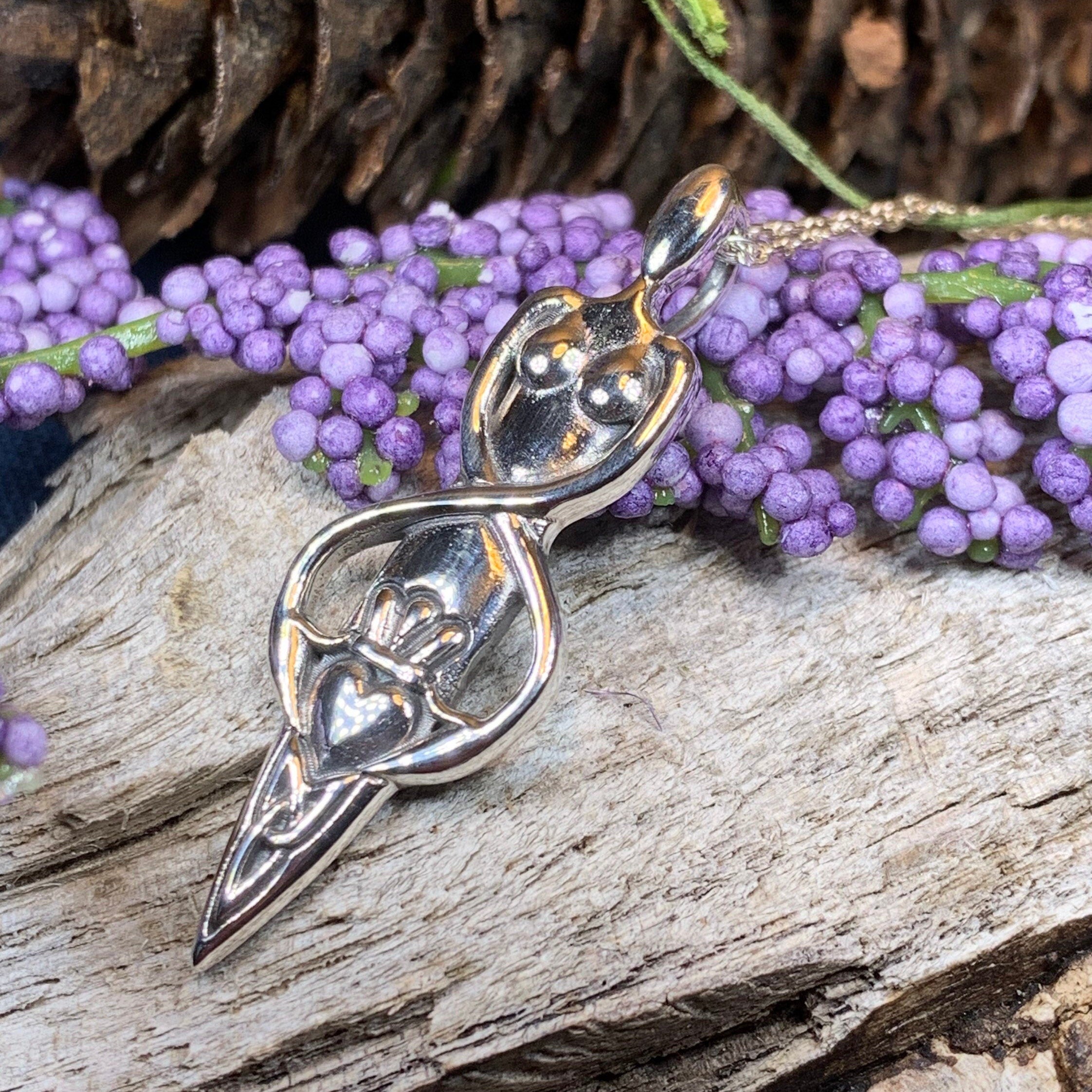 Danu Claddagh Necklace