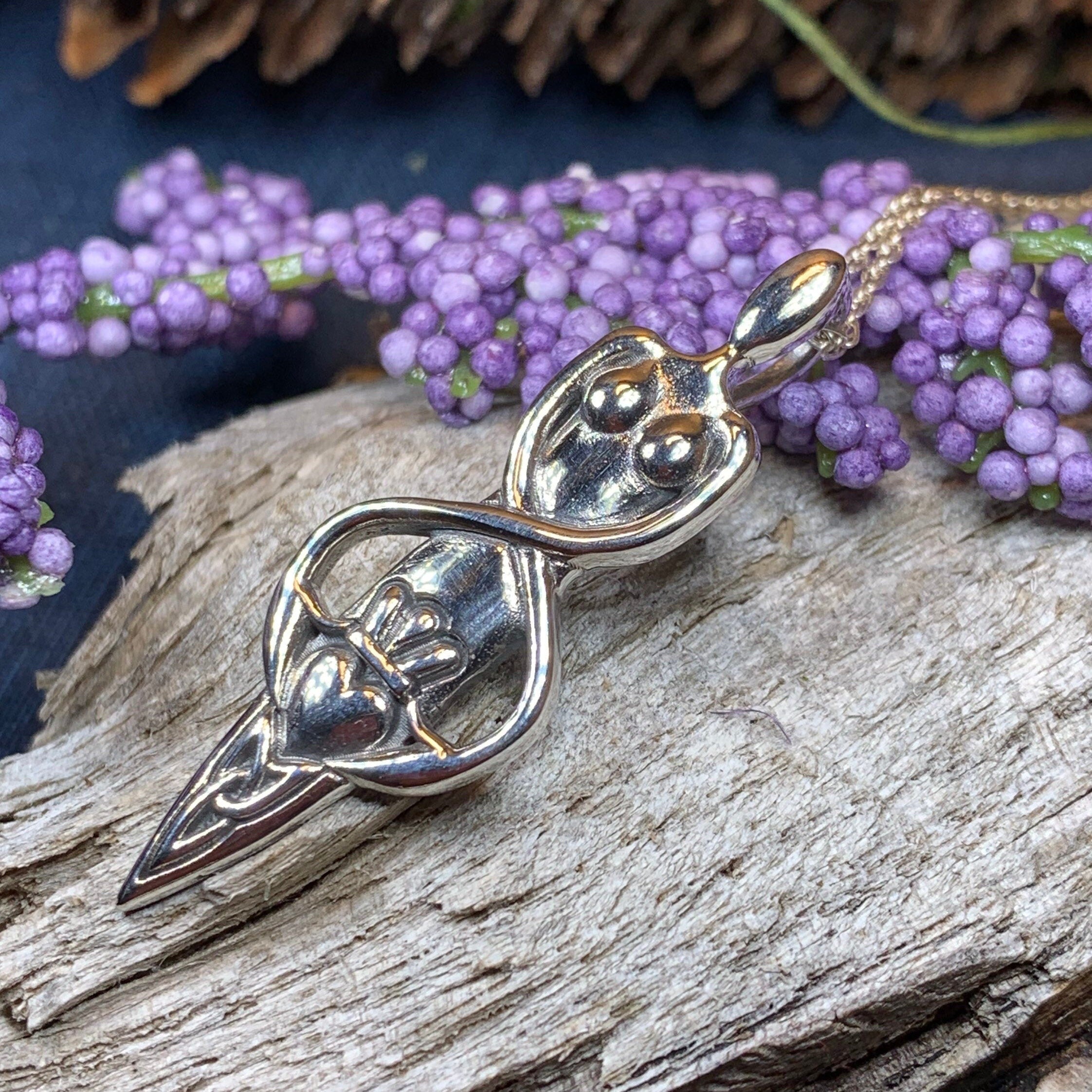 Danu Claddagh Necklace