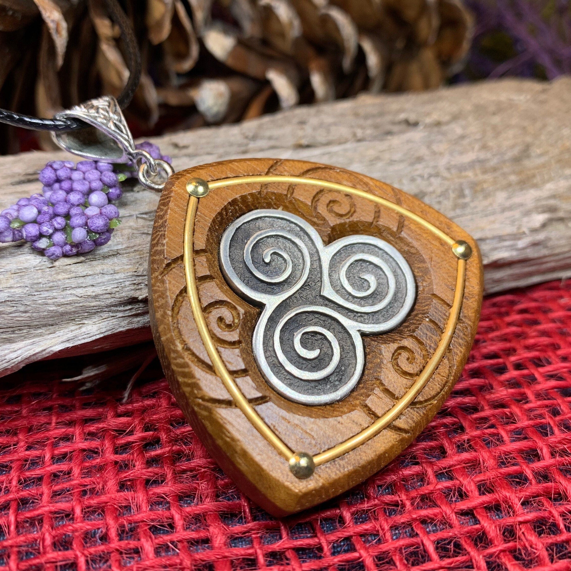 Hallglen Celtic Triple Spiral Necklace