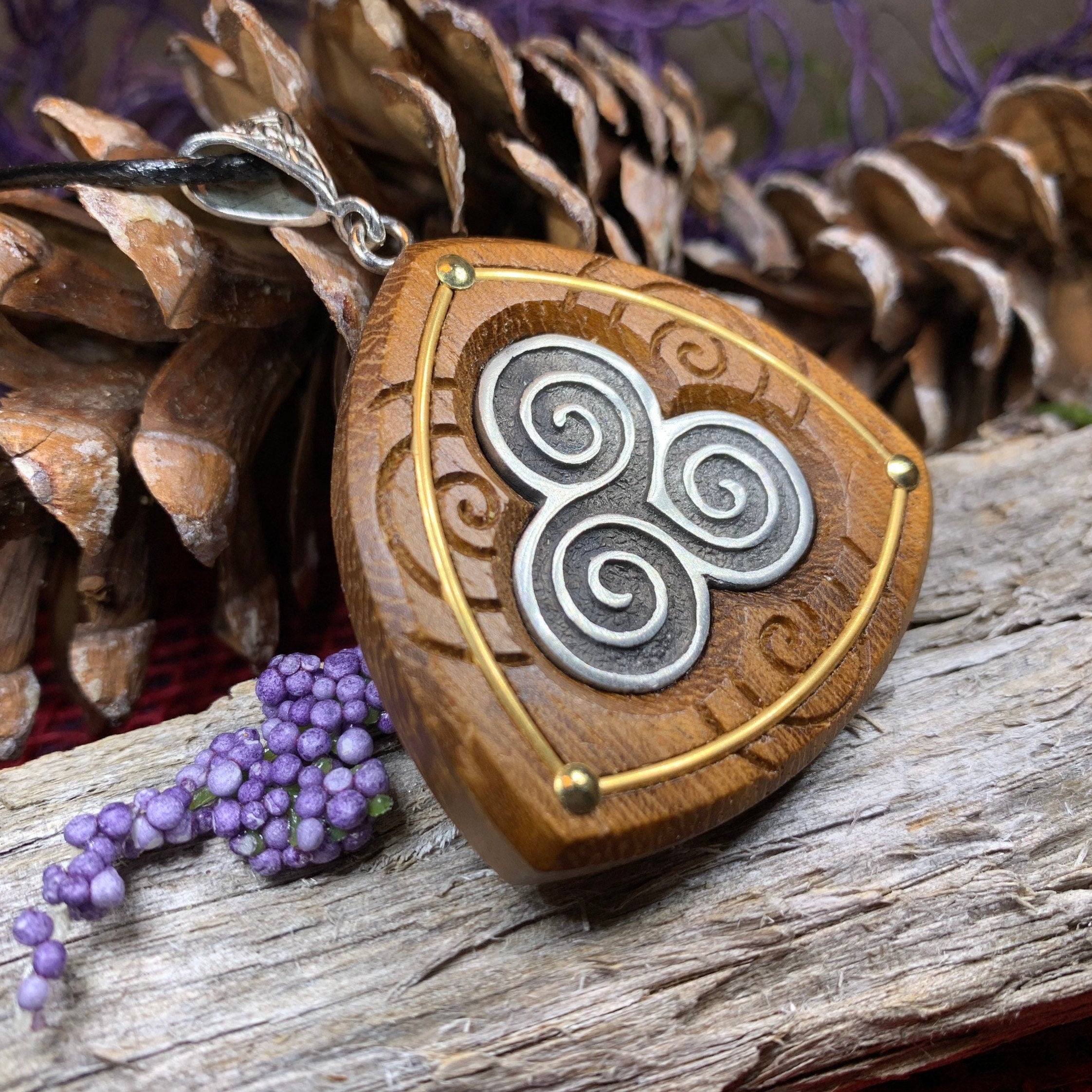 Hallglen Celtic Triple Spiral Necklace