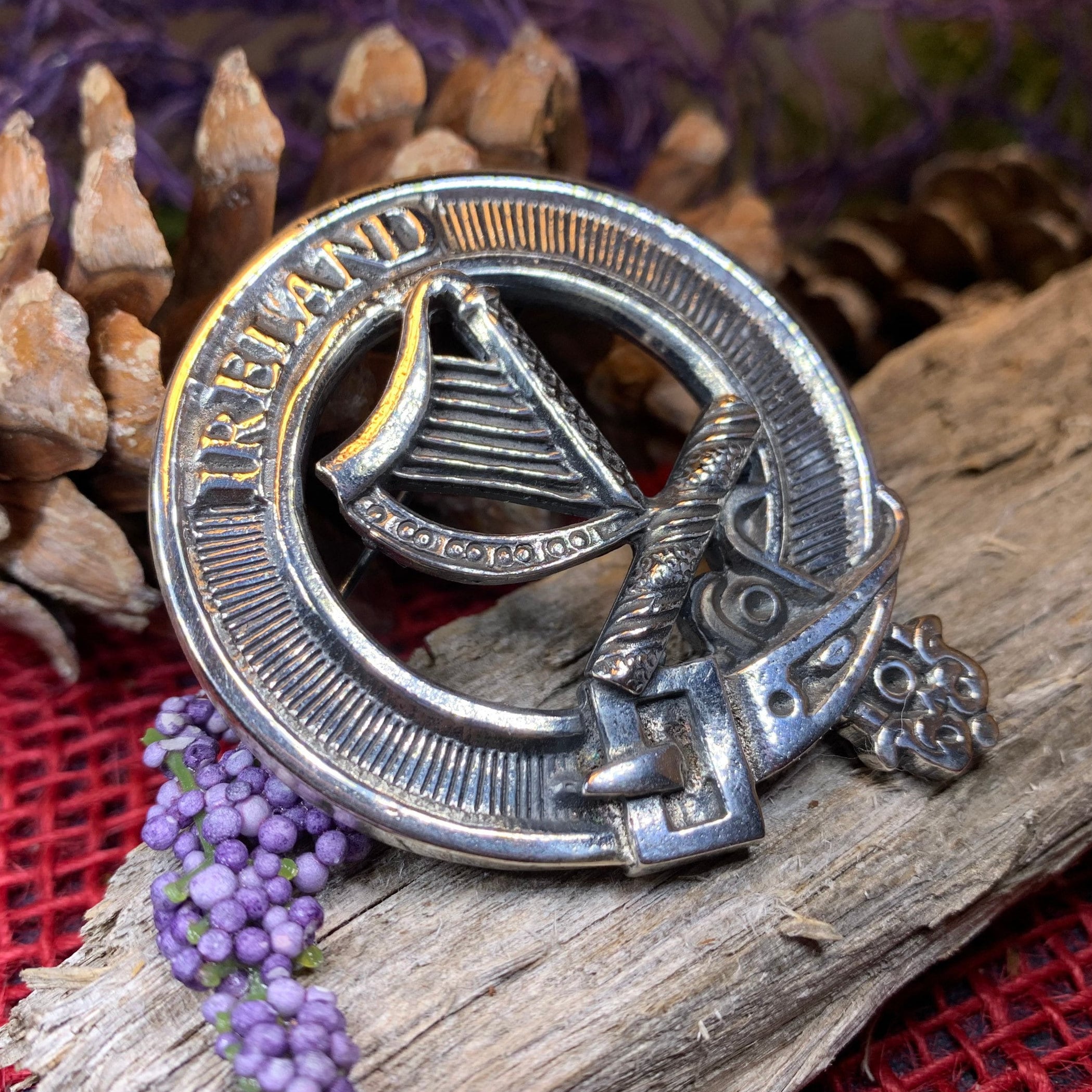 Irish Harp Brooch in Pewter