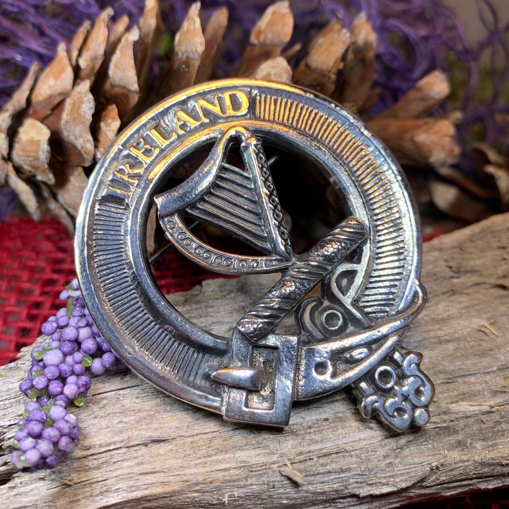 Irish Harp Brooch in Pewter
