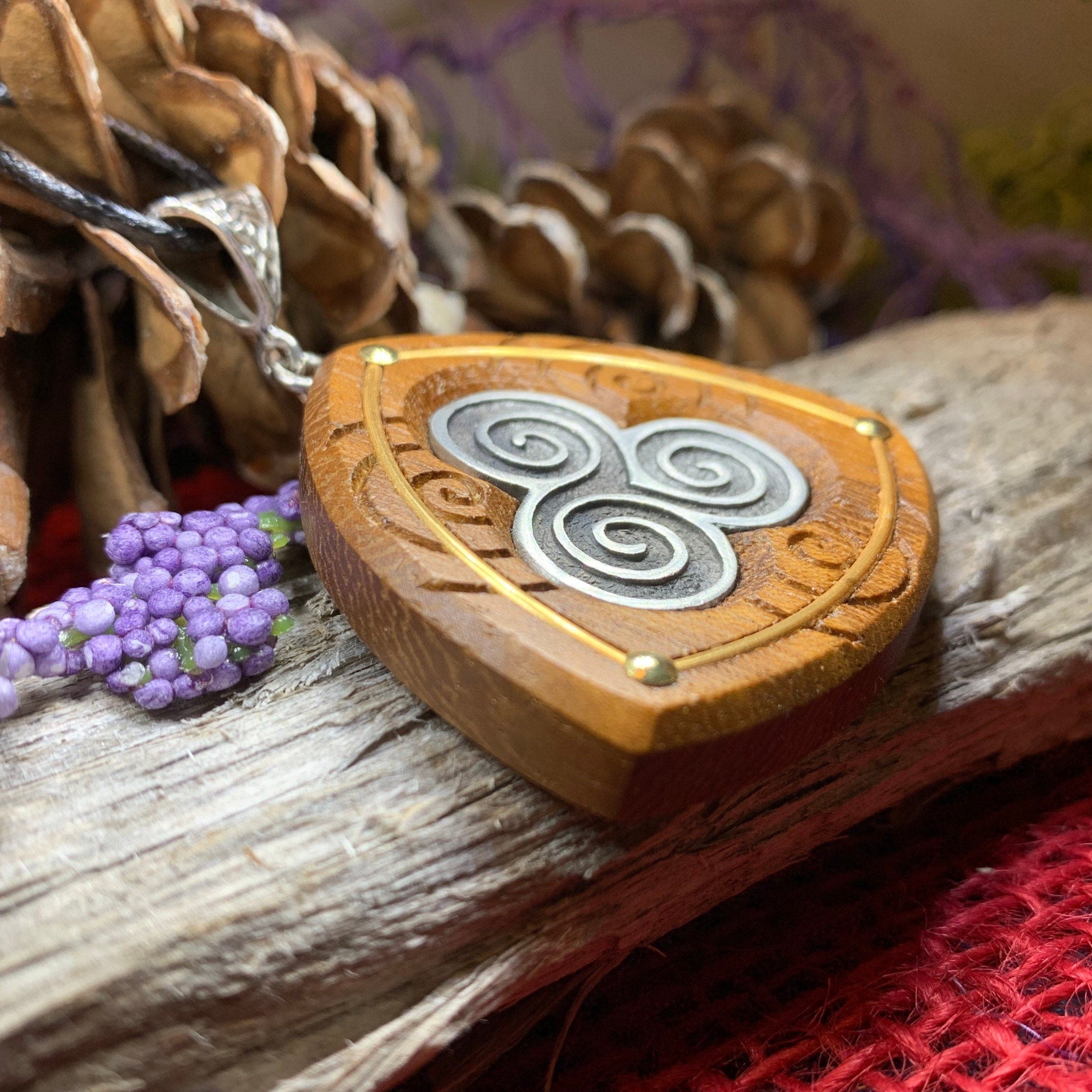 Hallglen Celtic Triple Spiral Necklace