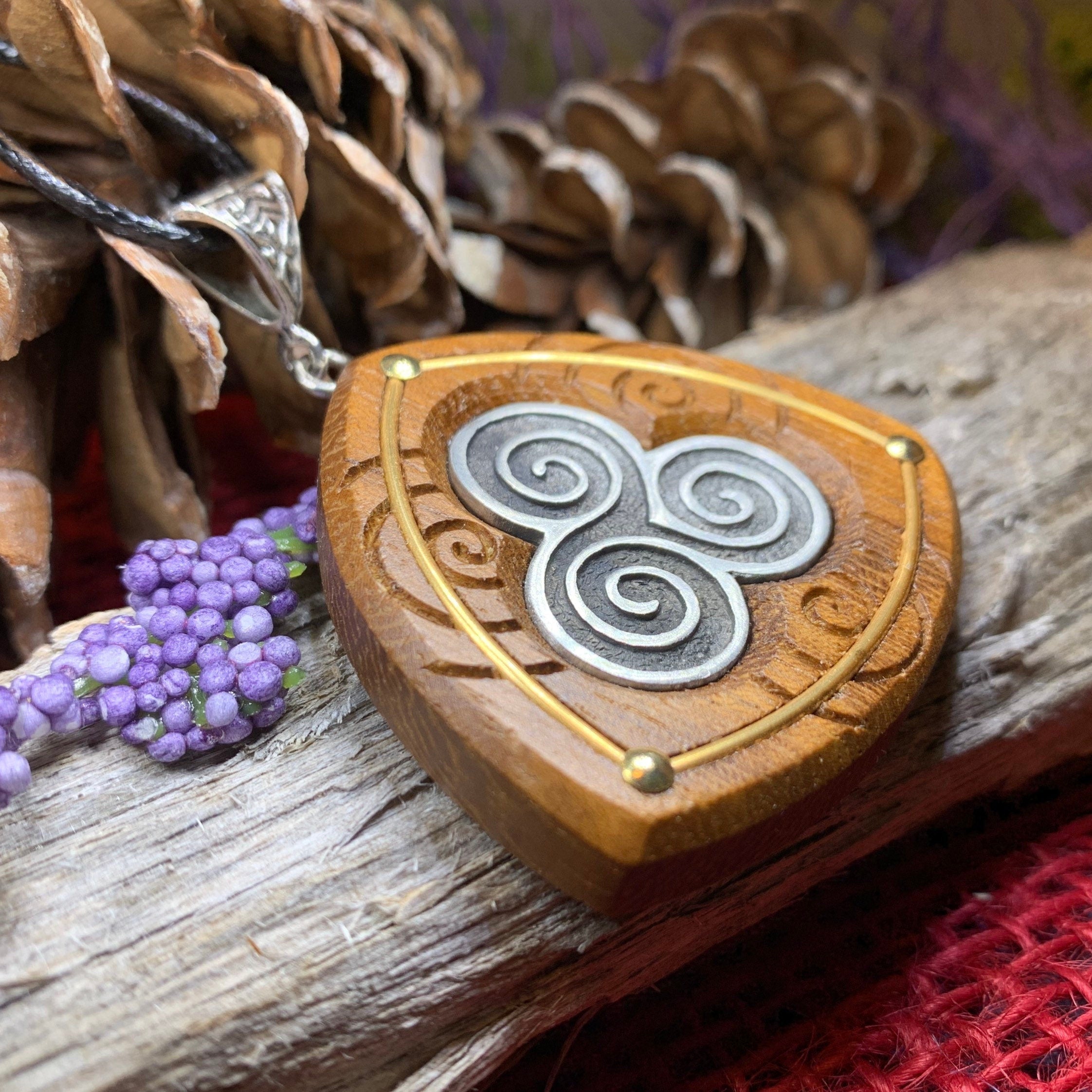 Hallglen Celtic Triple Spiral Necklace