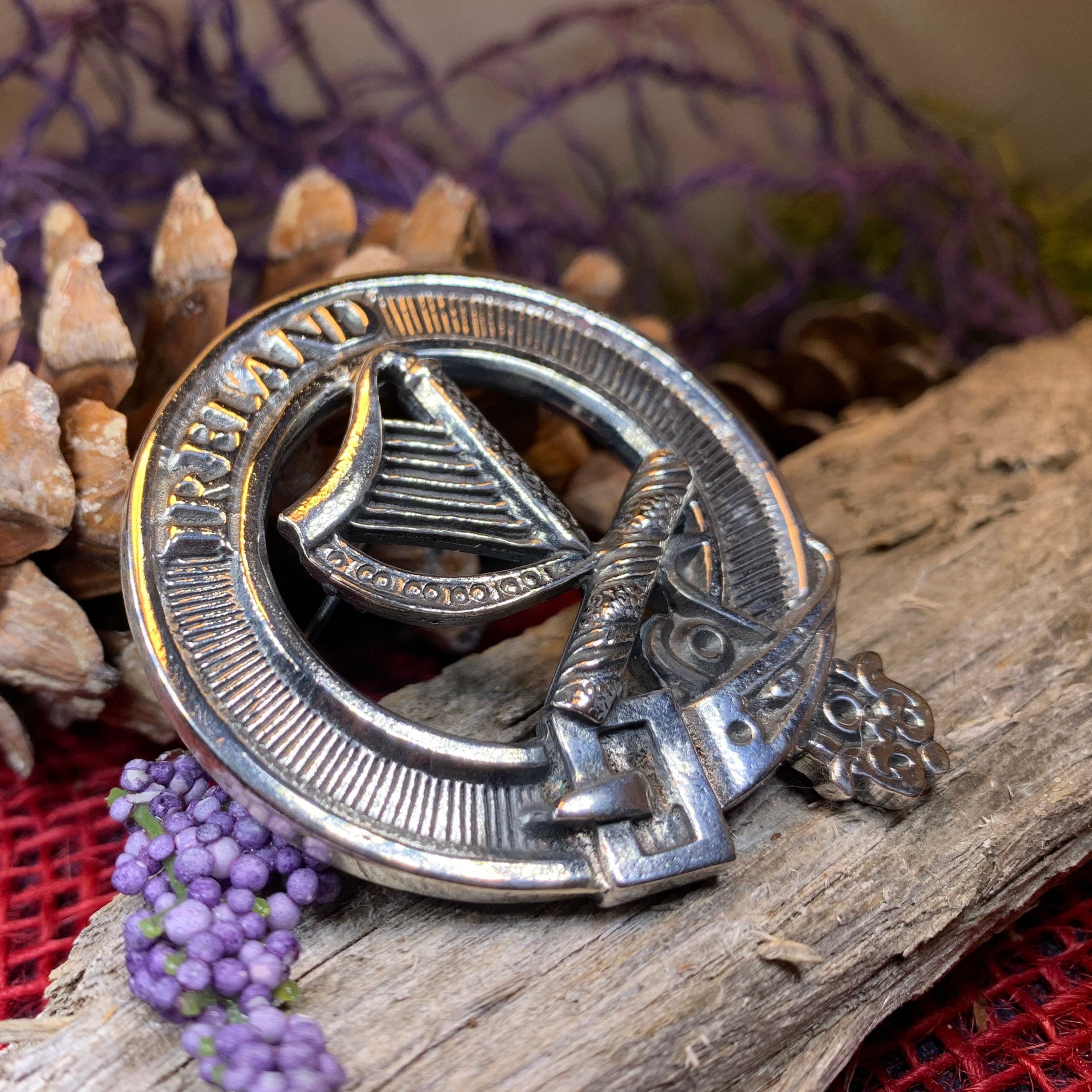 Irish Harp Brooch in Pewter