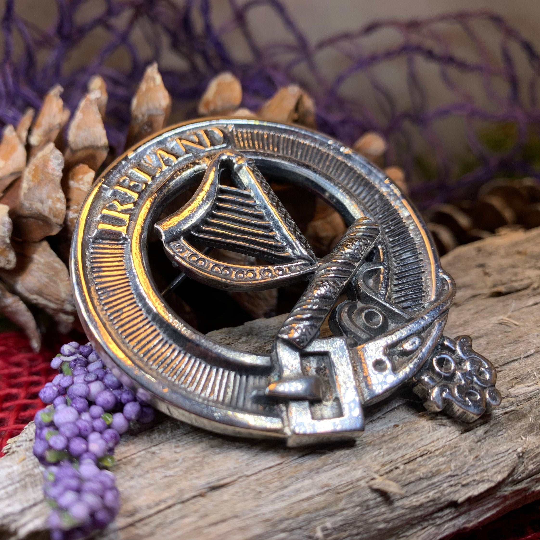 Irish Harp Brooch in Pewter