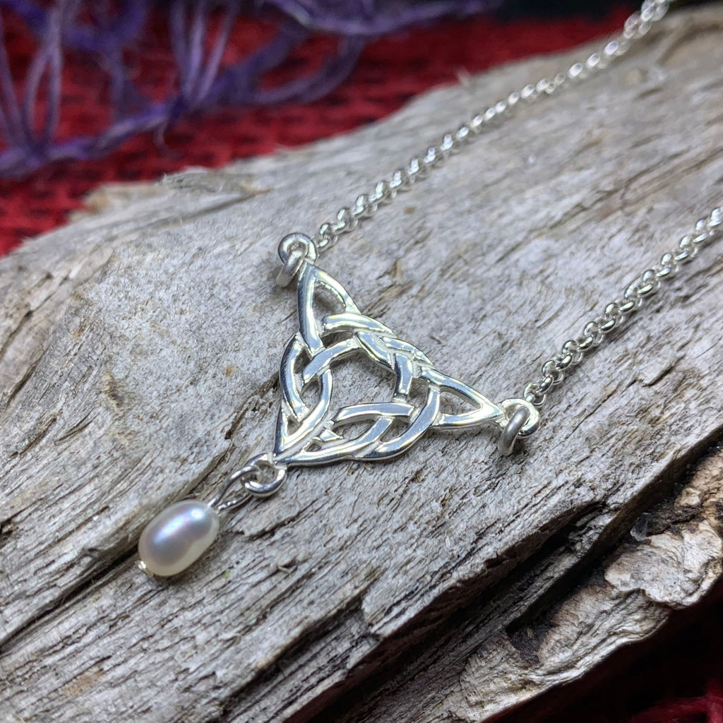 Neamhnaid Celtic Knot Pearl Necklace