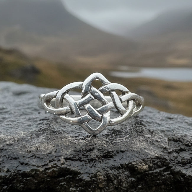 Lilou Celtic Knot Ring in Sterling Silver