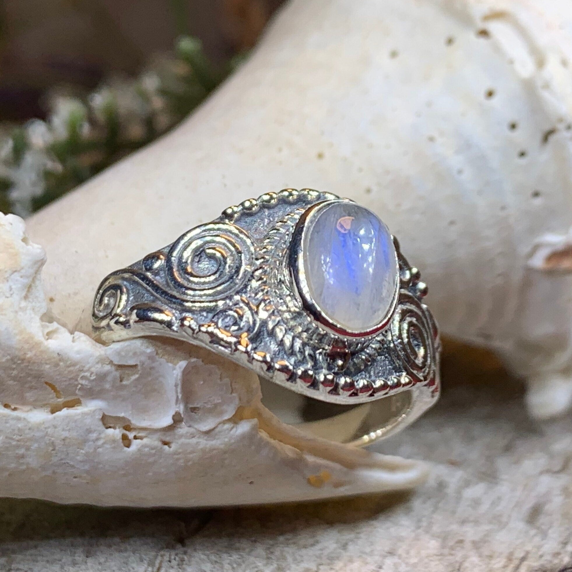 Dynaria Celtic Spiral Ring