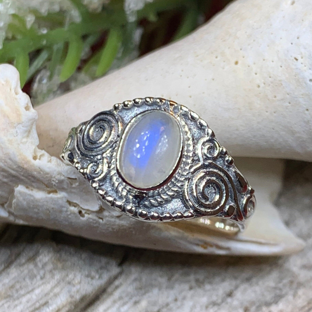 Dynaria Celtic Spiral Ring