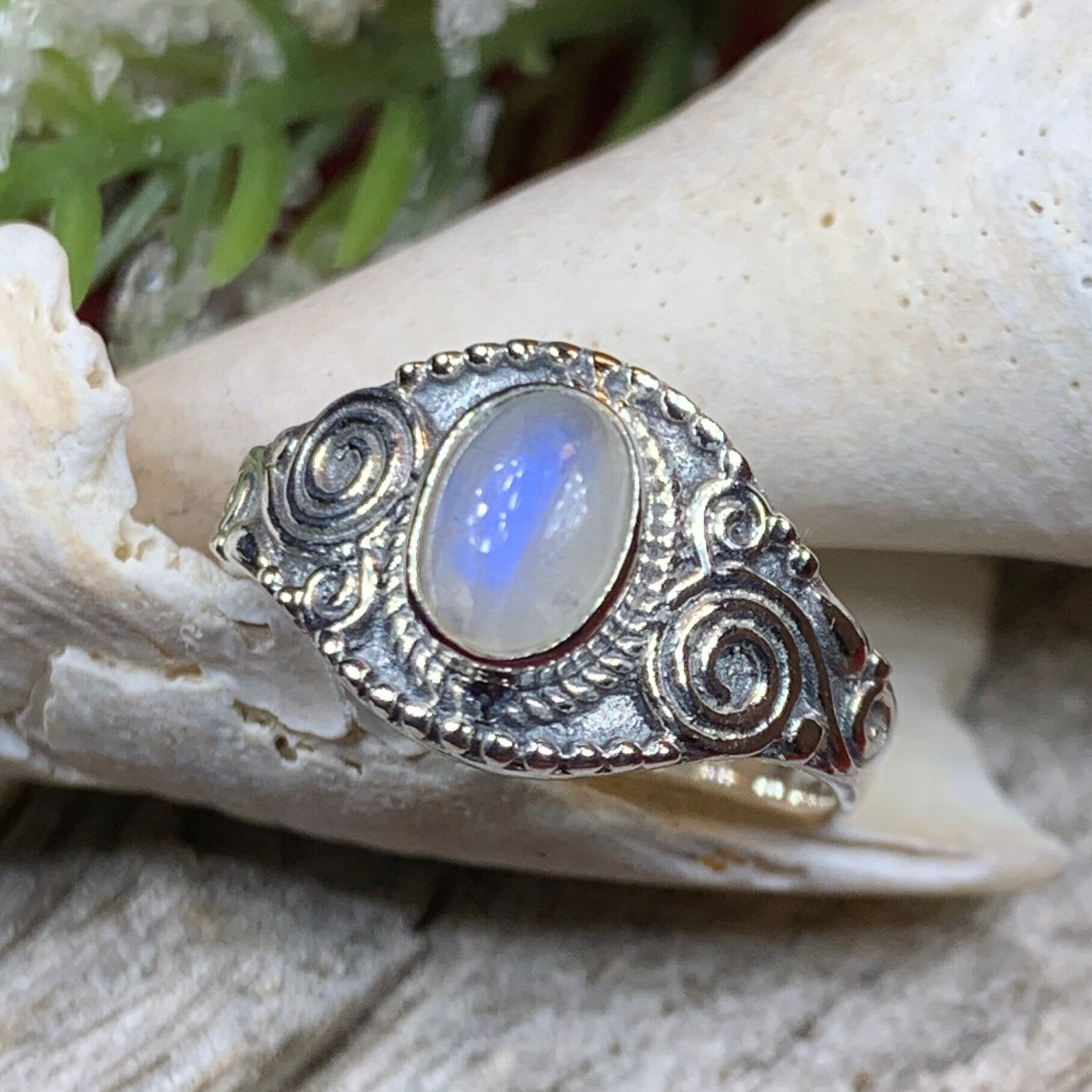 Dynaria Celtic Spiral Ring