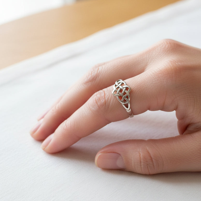 Lilou Celtic Knot Ring in Sterling Silver