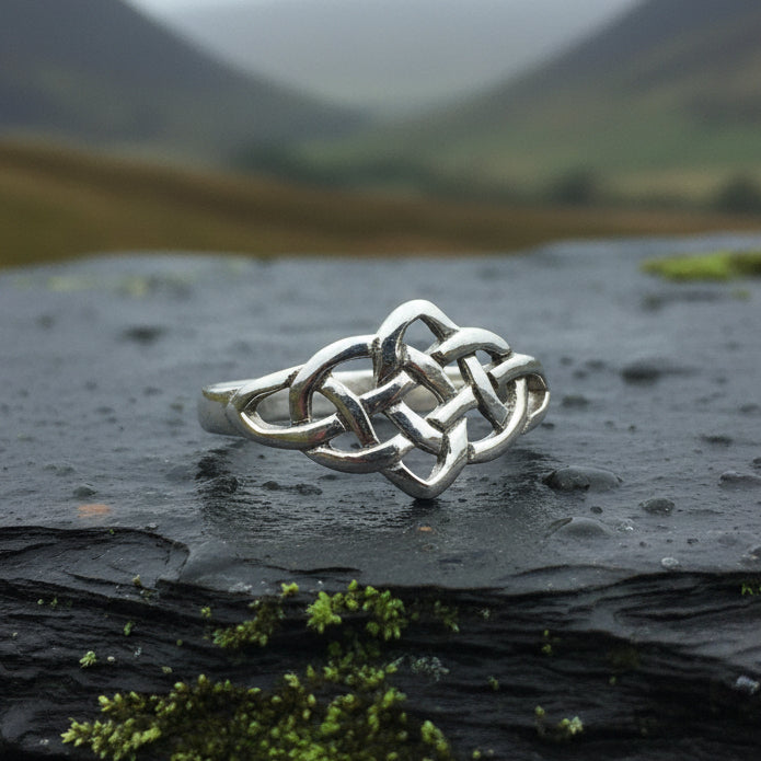 Lilou Celtic Knot Ring in Sterling Silver