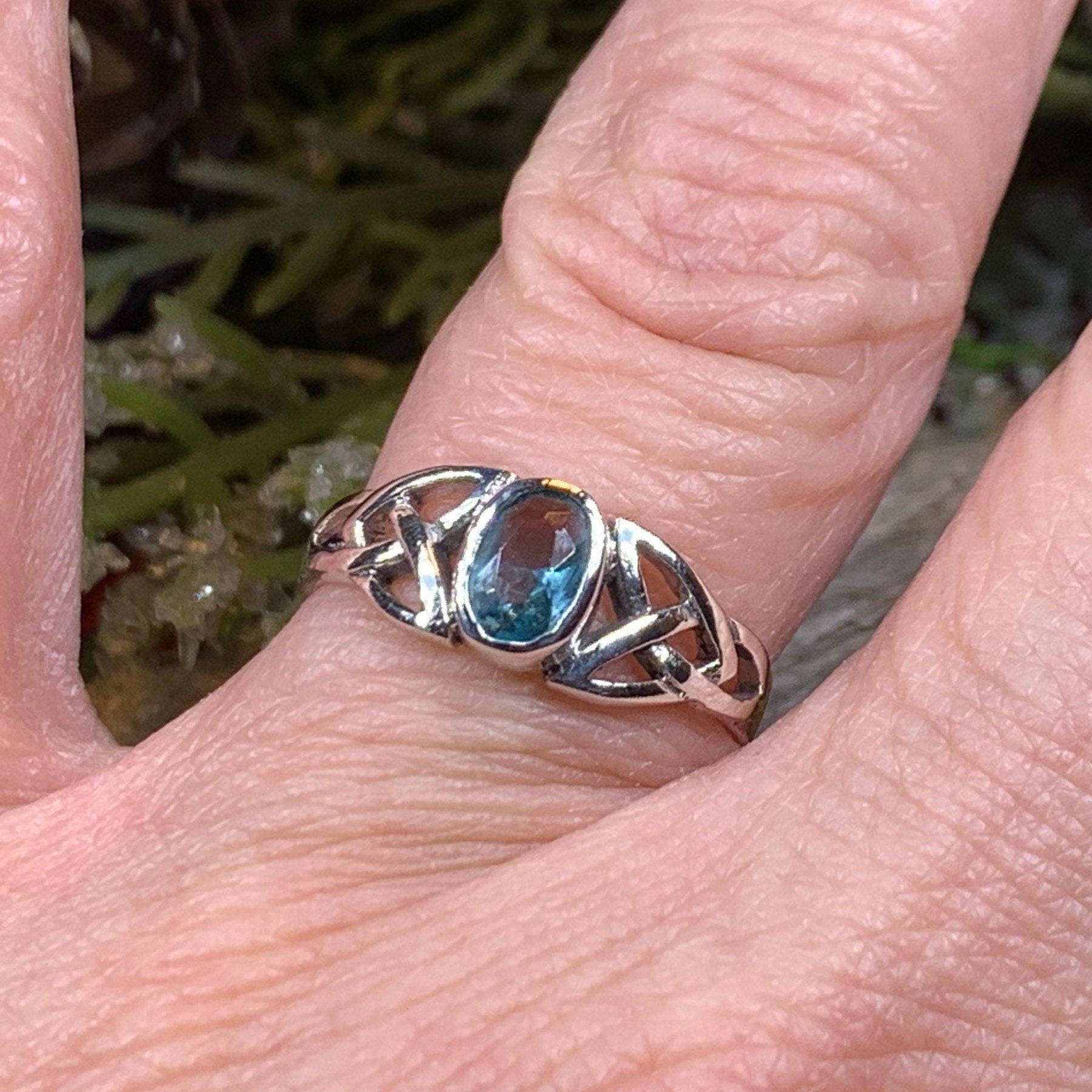 Faelyn Celtic Trinity Knot Ring