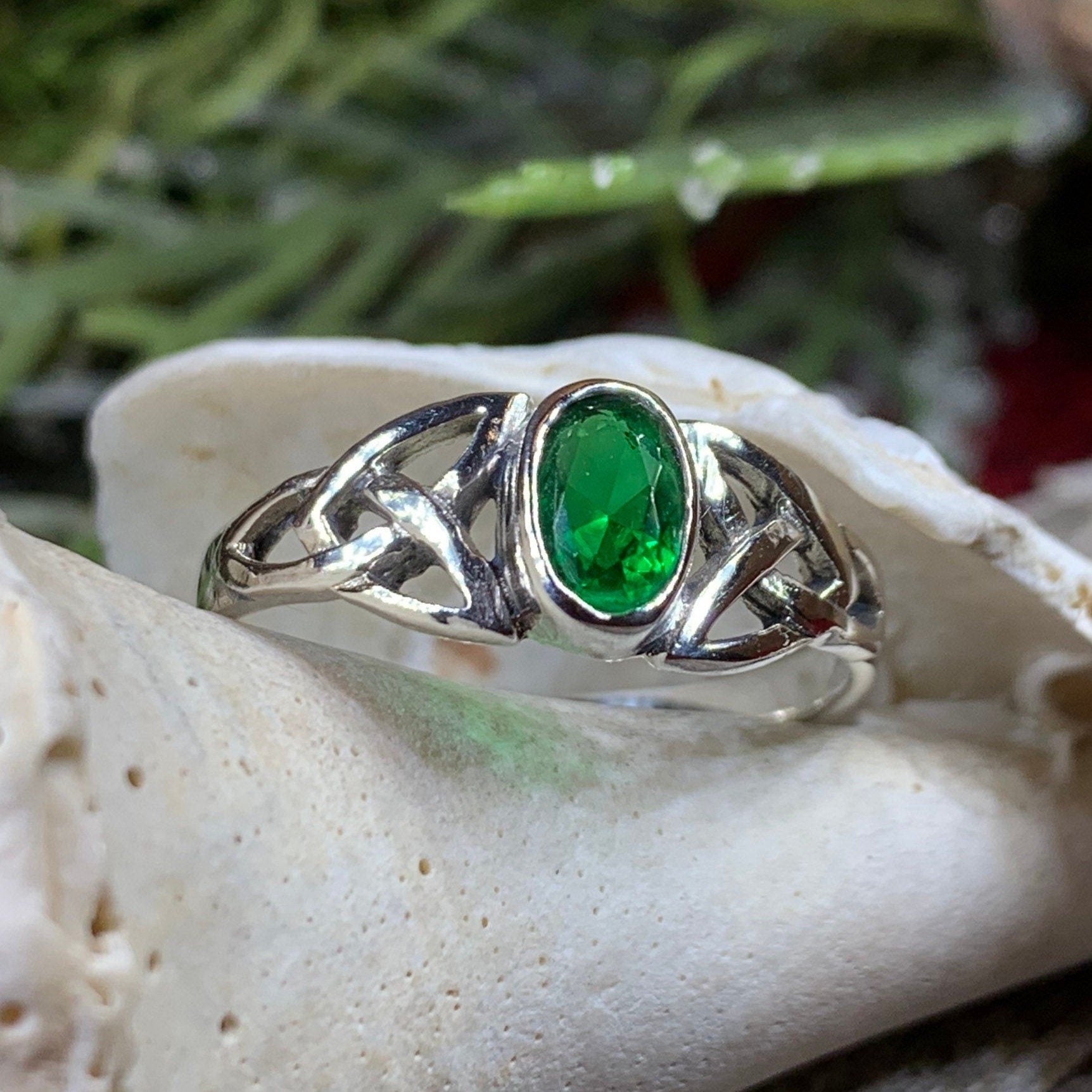 Faelyn Celtic Trinity Knot Ring