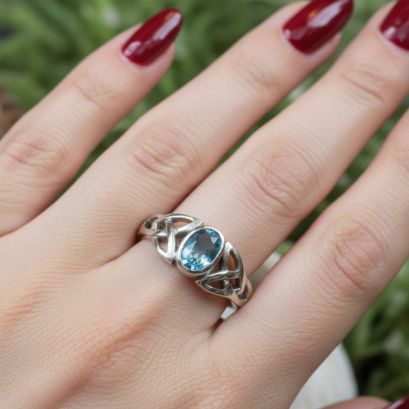 Faelyn Celtic Trinity Knot Ring