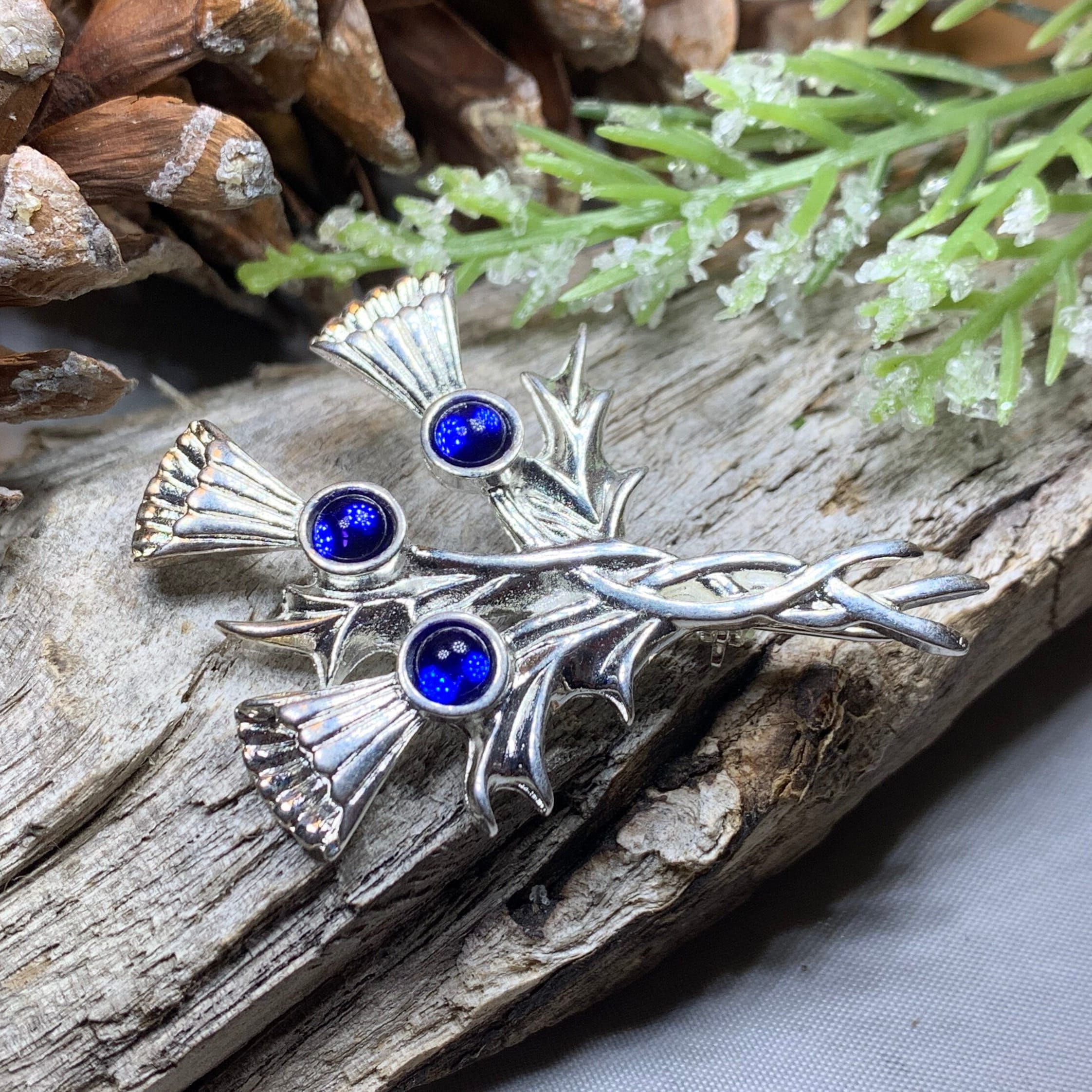 Cwen Thistle Pin