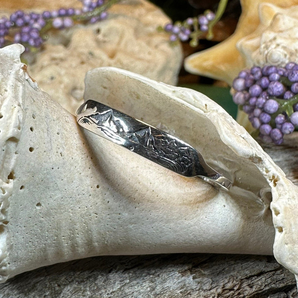 Minimalist Highland Mountain Ring