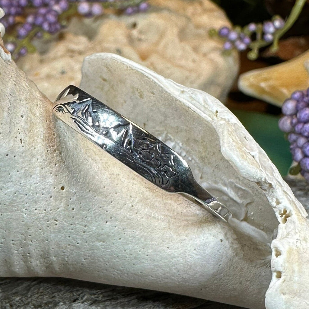 Minimalist Highland Mountain Ring