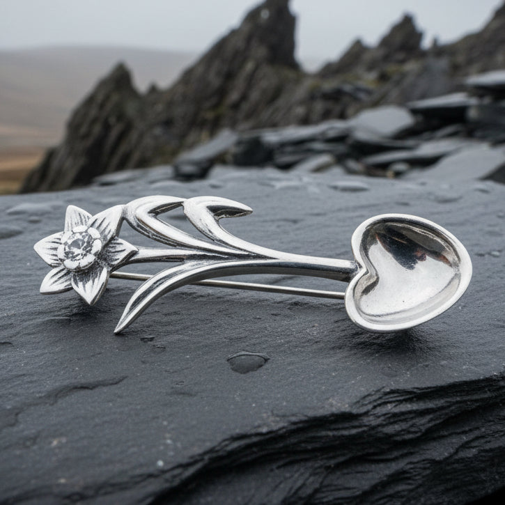 Welsh Daffodil Love Spoon Brooch in Sterling Silver