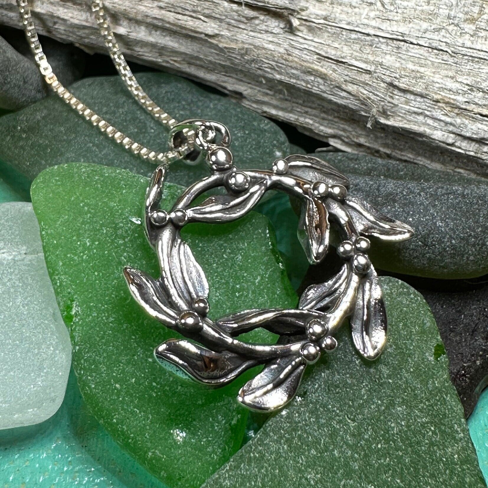 Mistletoe Wreath Necklace
