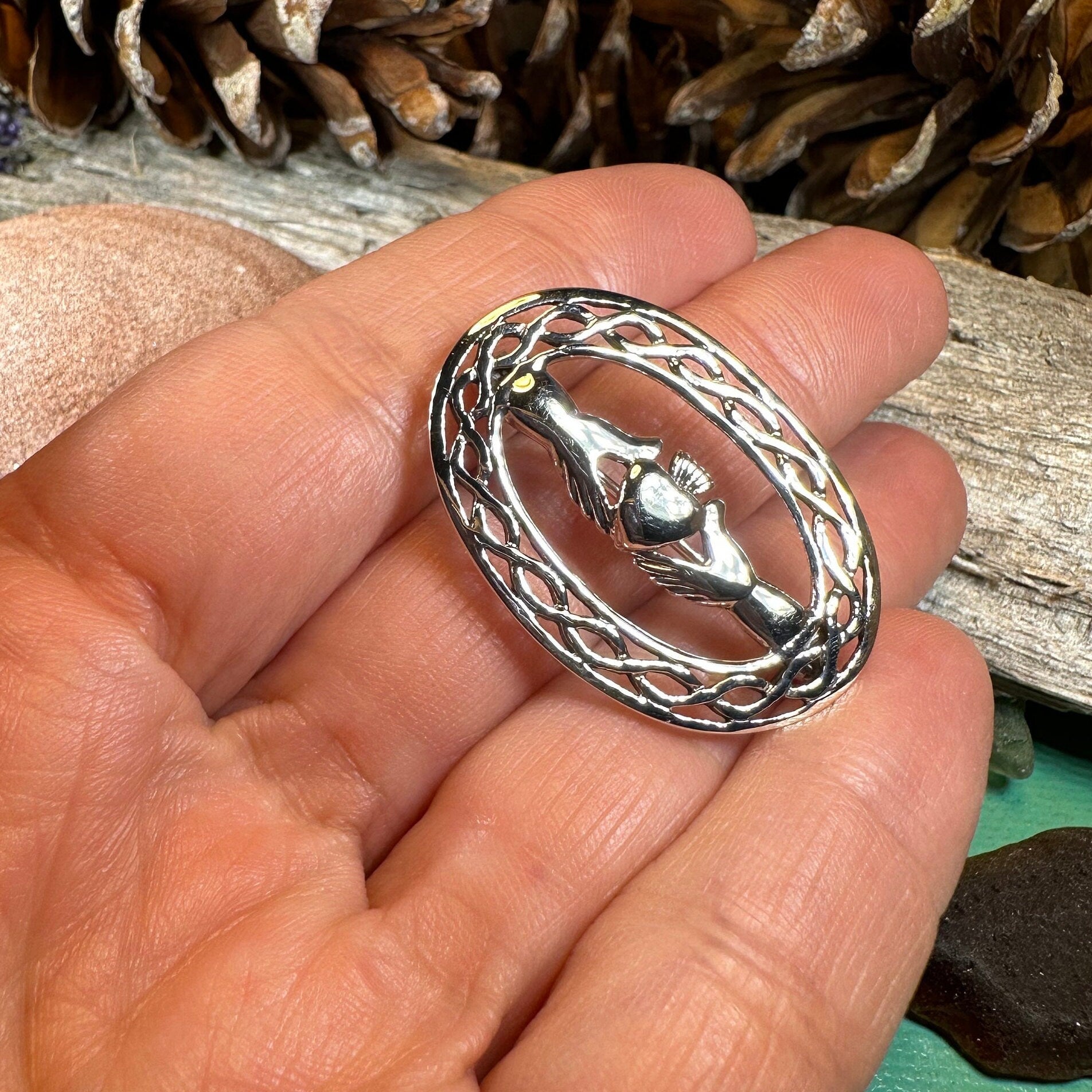 Laurelei Oval Irish Claddagh Brooch in Sterling Silver