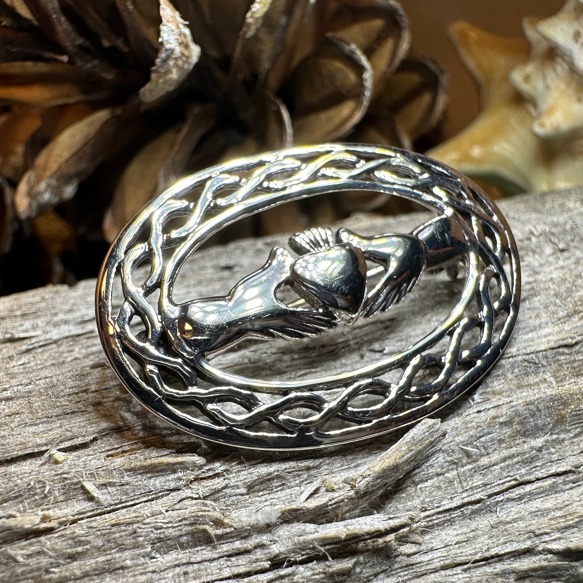 Laurelei Oval Irish Claddagh Brooch in Sterling Silver