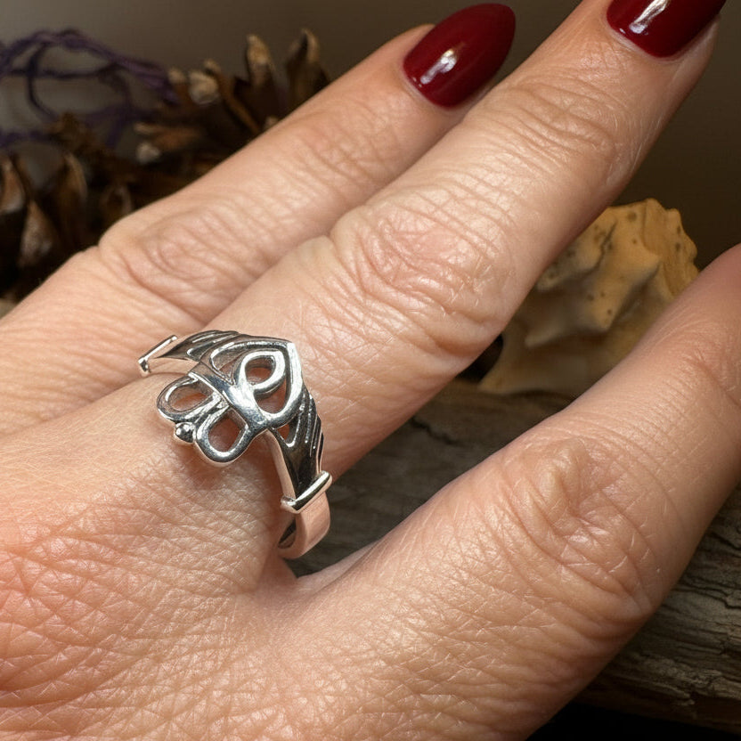 Tallisen Irish Claddagh Ring in Sterling Silver