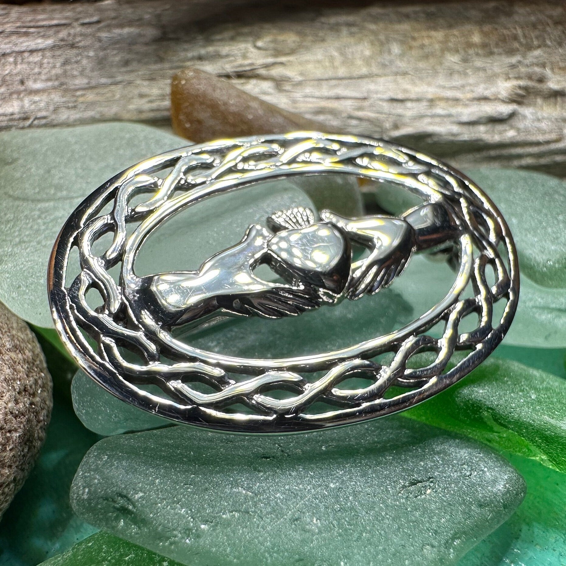 Laurelei Oval Irish Claddagh Brooch in Sterling Silver