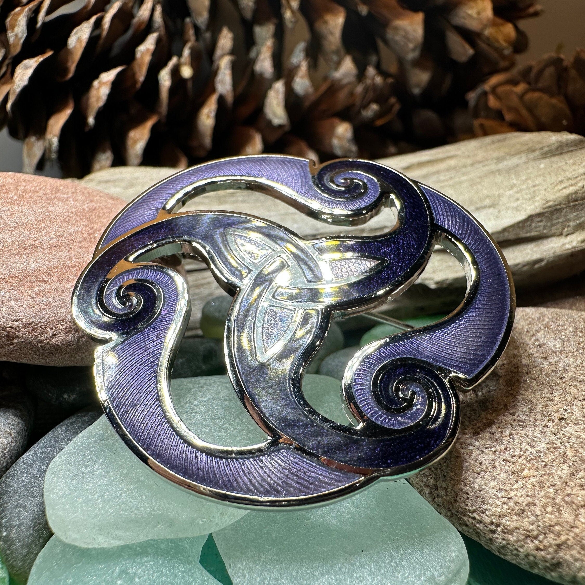 Yanaya Celtic Spiral Brooch - Enamel Pin